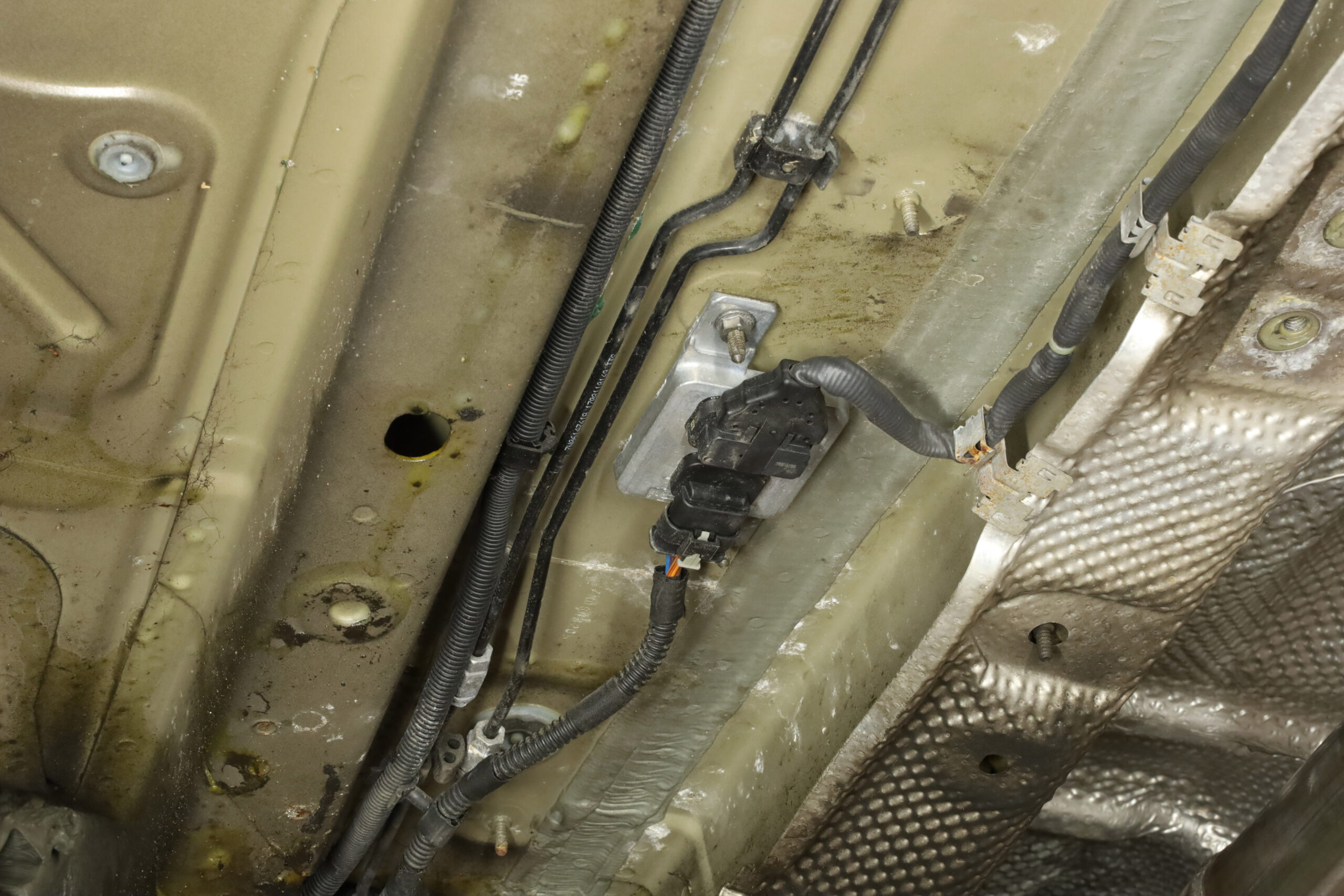 Stecker mit dem Steuergerät verbunden